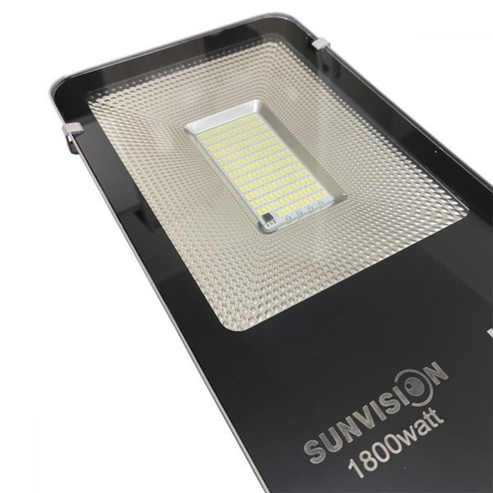 Улична соларна лампа с панел и стойка 1800W SUNVISION Улична соларна лампа с панел и стойка 1800W SUNVISION