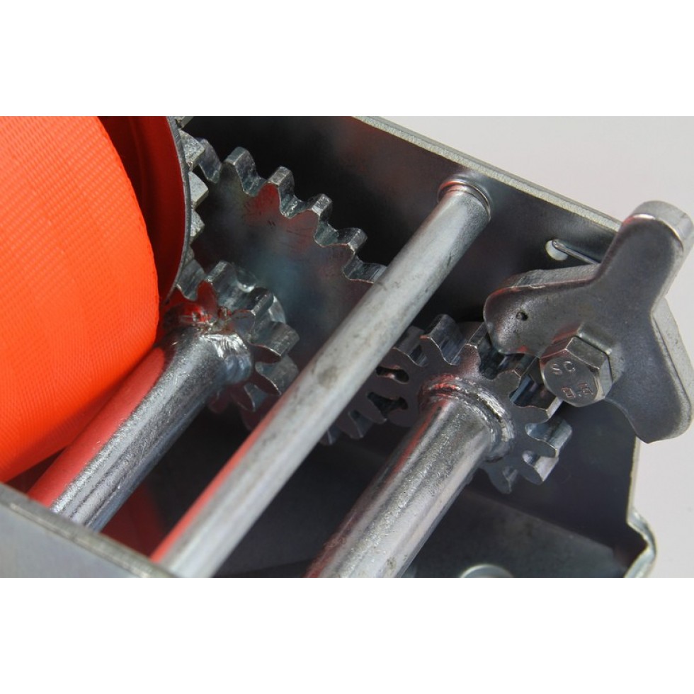 Полска Ръчна Лебедка с Колан 2500lb - 1133кг Mar-Pol Полска Ръчна Лебедка с Колан 2500lb - 1133кг Mar-Pol