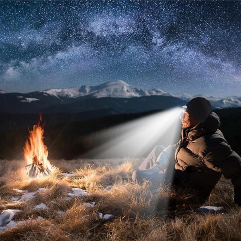 Зимна Шапка с Вградено LED Осветление с USB Зареждане ROCKFORCE Зимна Шапка с Вградено LED Осветление с USB Зареждане ROCKFORCE